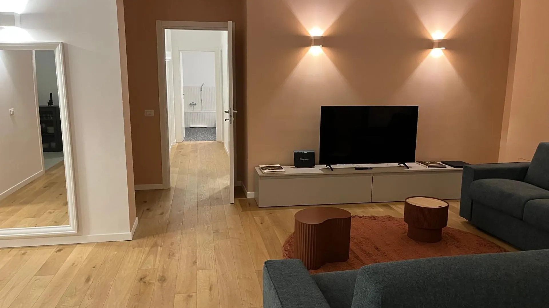 Daire Fifty Eight Suite Milan Repubblica Three Bedrooms